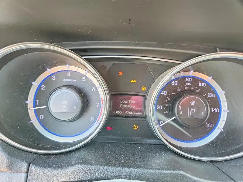 2011 HYUNDAI SONATA GLS  