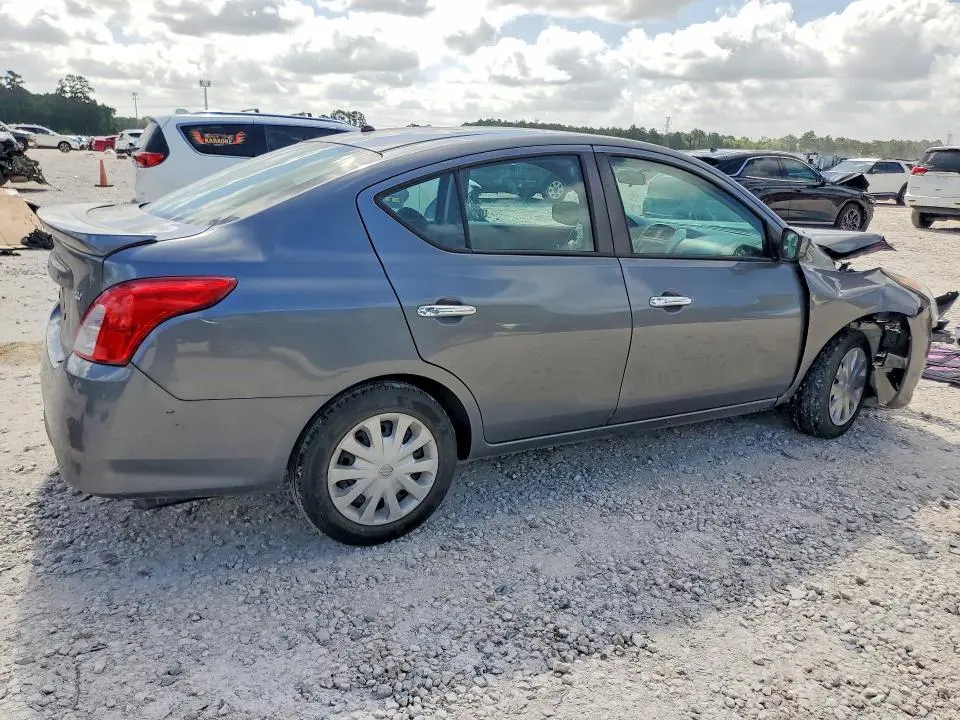 2019 NISSAN VERSA SV  