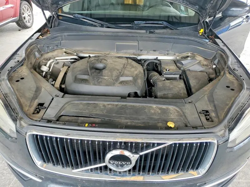 2017 VOLVO XC90 T5  