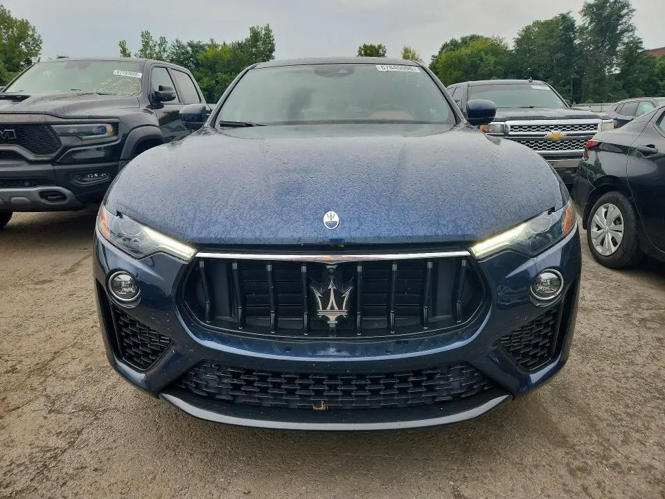 2023 MASERATI LEVANTE MODENA  