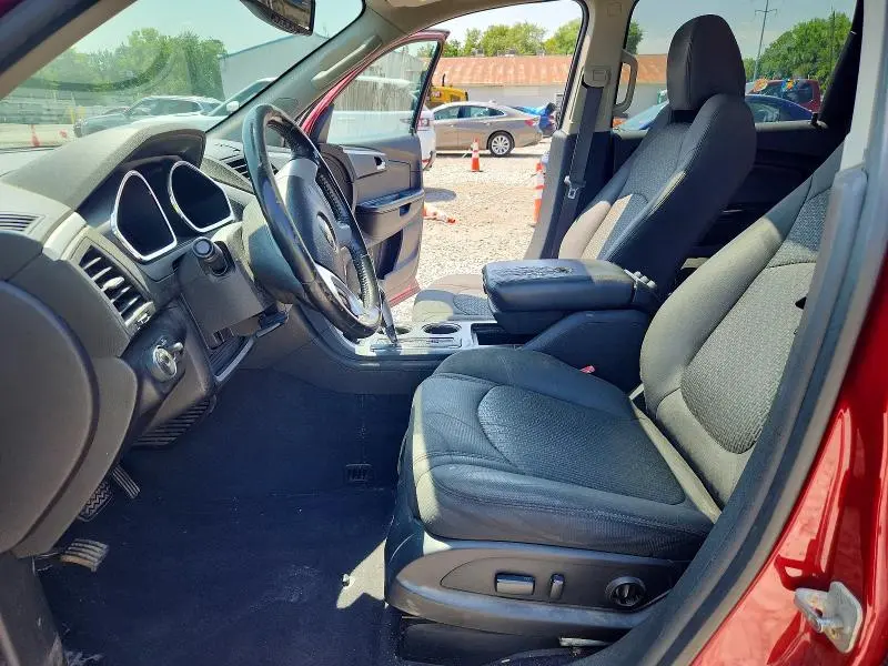 2010 CHEVROLET TRAVERSE LT  