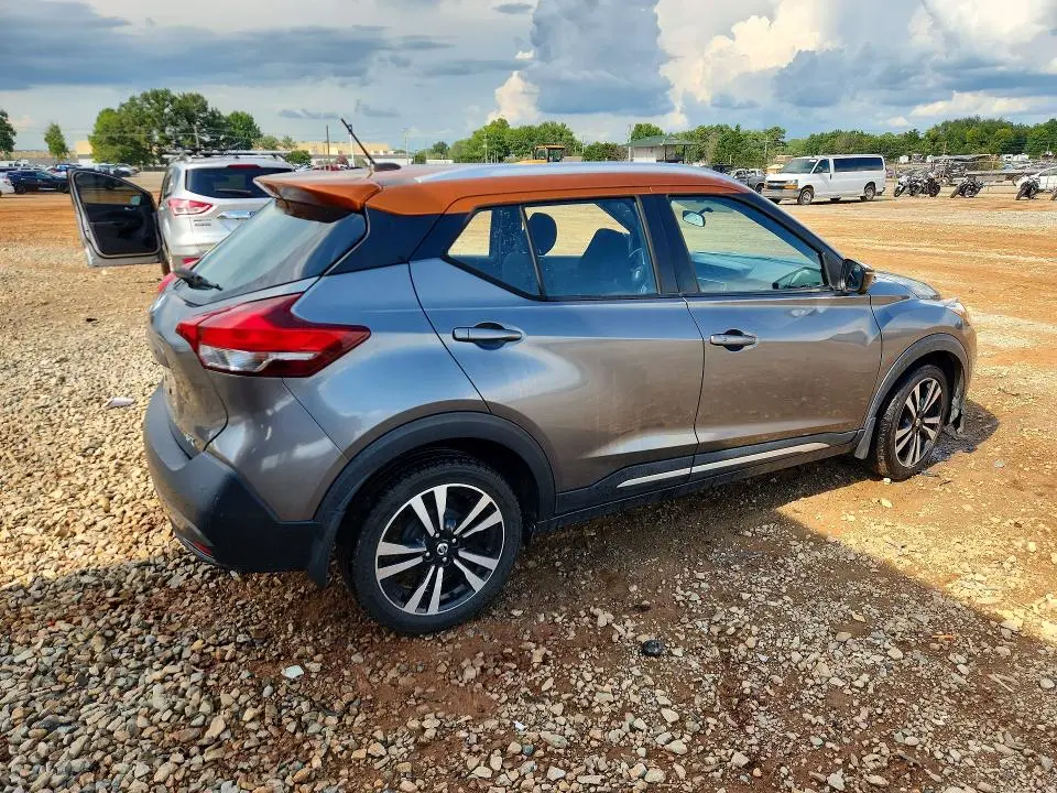 2018 NISSAN KICKS S  