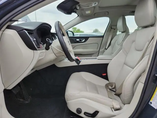 2020 VOLVO S60 T6 MOMENTUM  