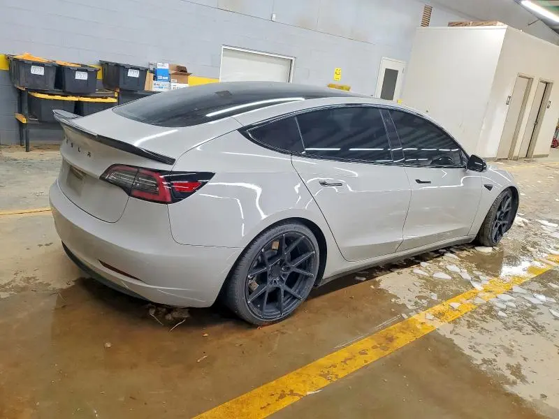 2018 TESLA MODEL 3   