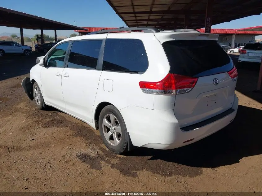 2013 TOYOTA SIENNA LE V6 8 PASSENGER