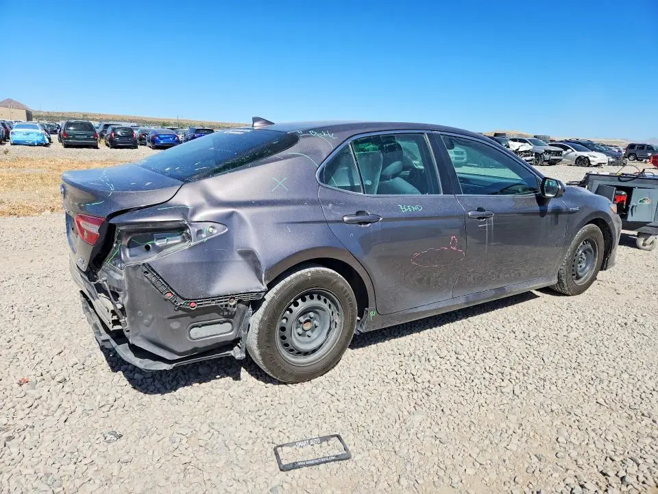 2020 TOYOTA CAMRY LE  