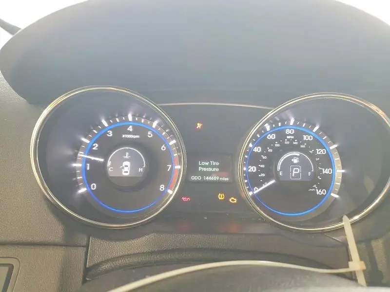 2011 HYUNDAI SONATA SE  