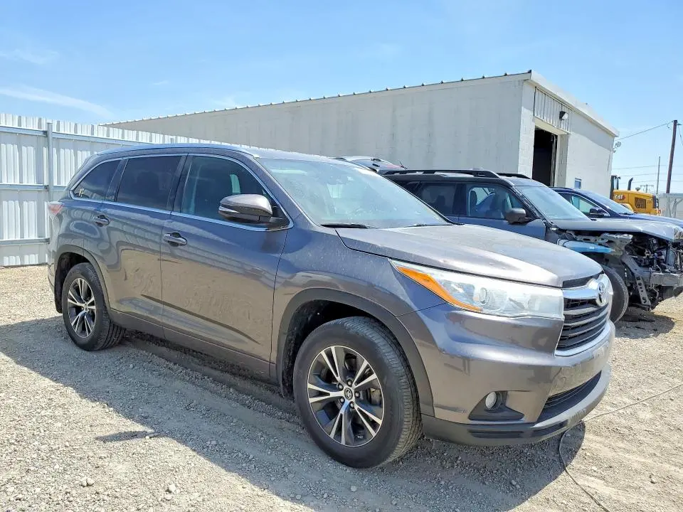 2016 TOYOTA HIGHLANDER XLE  