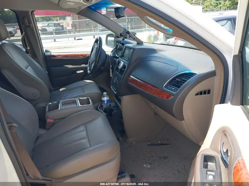 2016 CHRYSLER TOWN & COUNTRY TOURING
