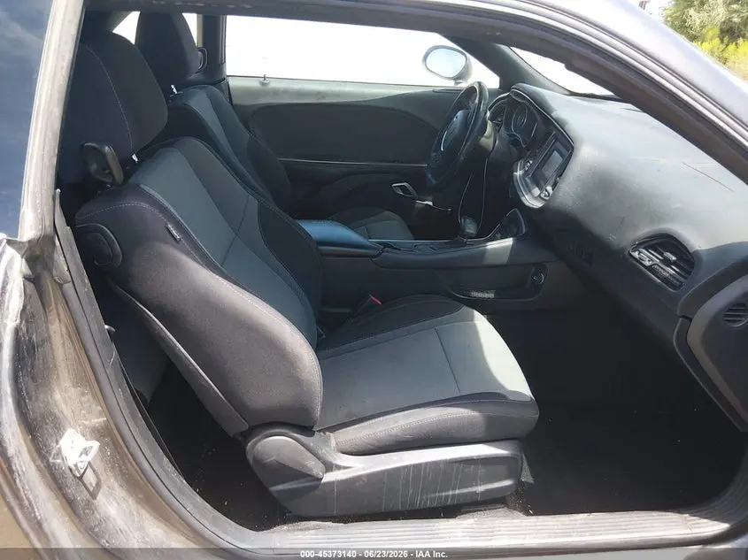2015 DODGE CHALLENGER SXT