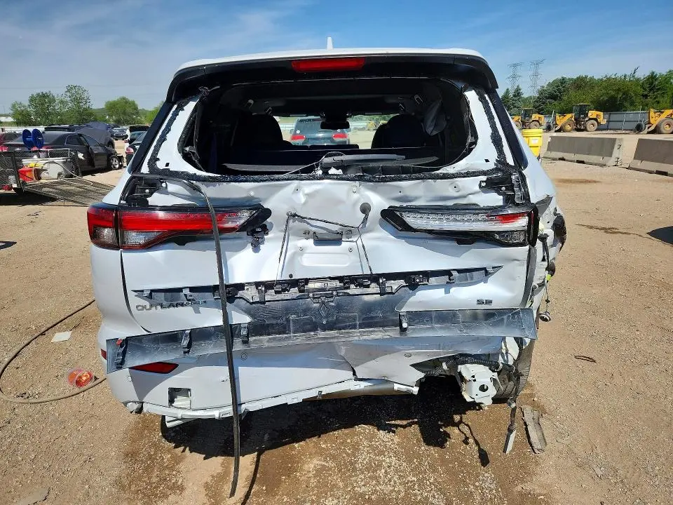 2023 MITSUBISHI OUTLANDER SE  