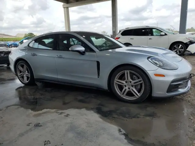 2018 PORSCHE PANAMERA 4  