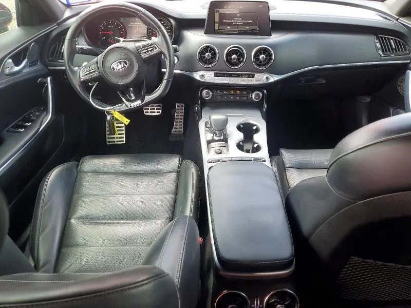 2019 KIA STINGER GT2  