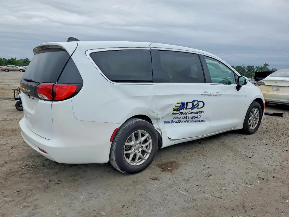 2022 CHRYSLER VOYAGER LX  