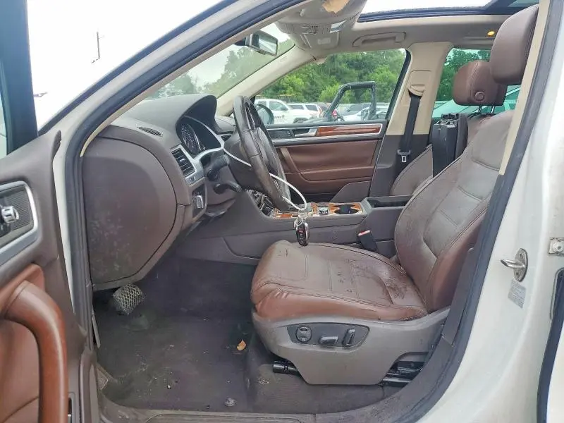 2012 VOLKSWAGEN TOUAREG V6  