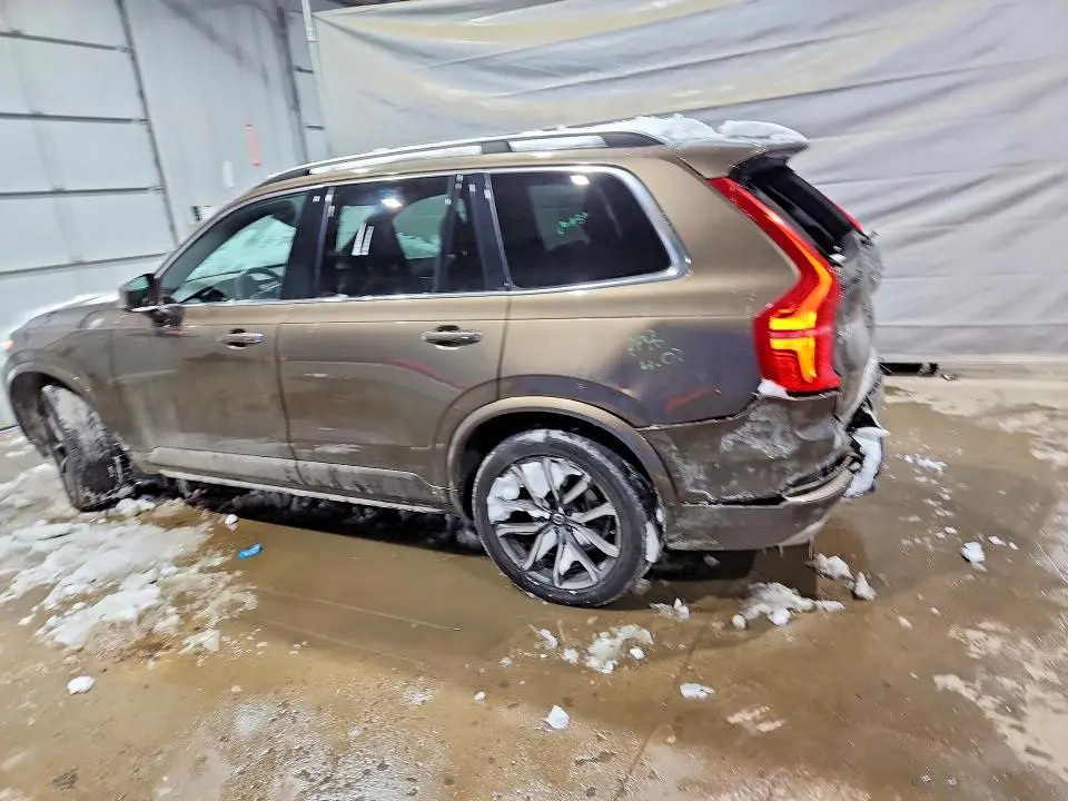 2017 VOLVO XC90 T6  
