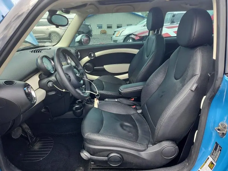 2013 MINI COOPER   