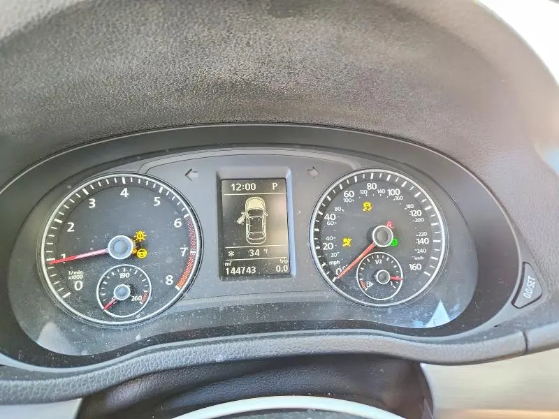 2015 VOLKSWAGEN PASSAT SE  