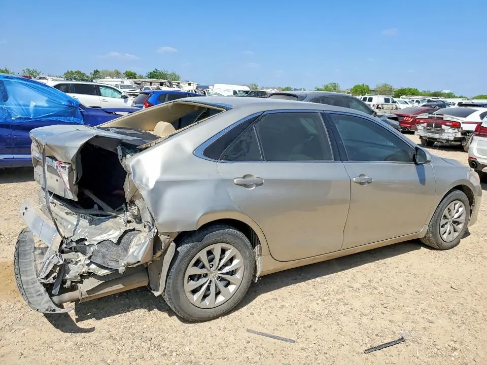 2015 TOYOTA CAMRY LE  