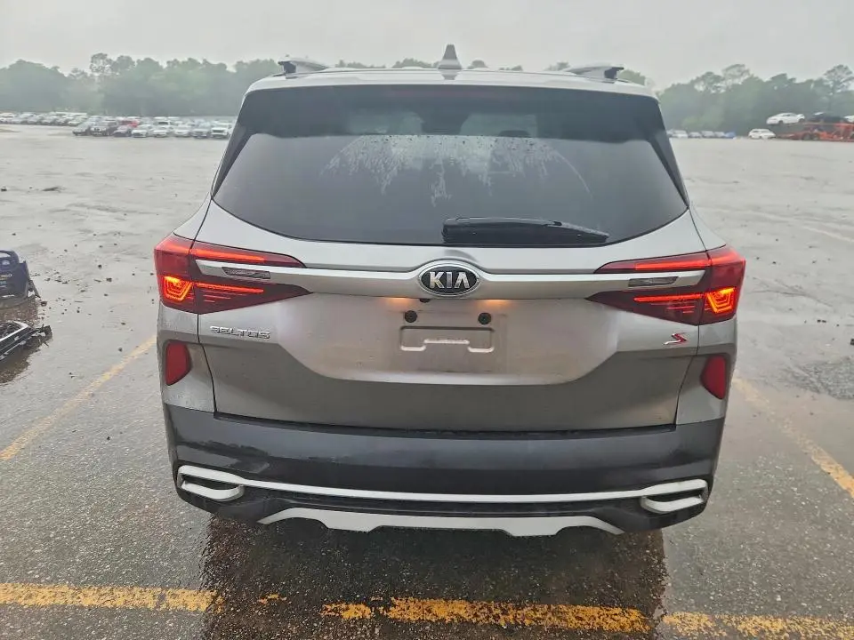 2021 KIA SELTOS S  