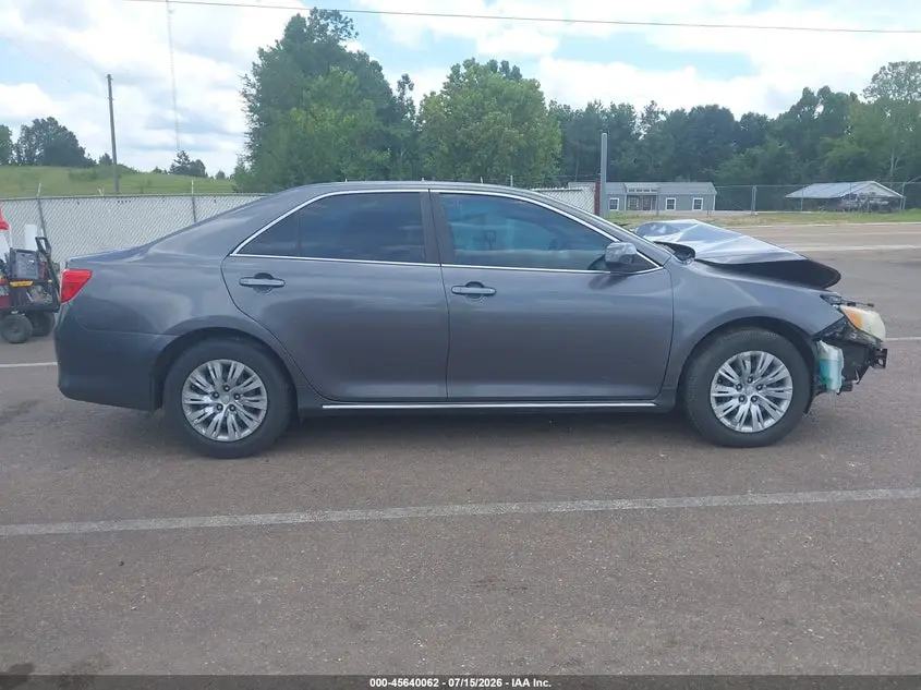2014 TOYOTA CAMRY LE