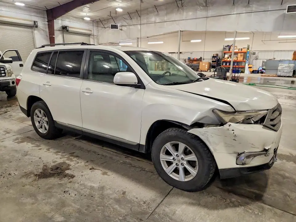 2012 TOYOTA HIGHLANDER SE  