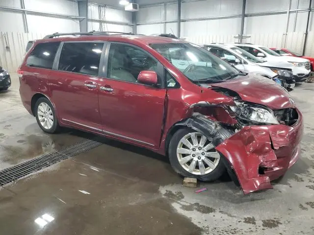 2011 TOYOTA SIENNA LE  