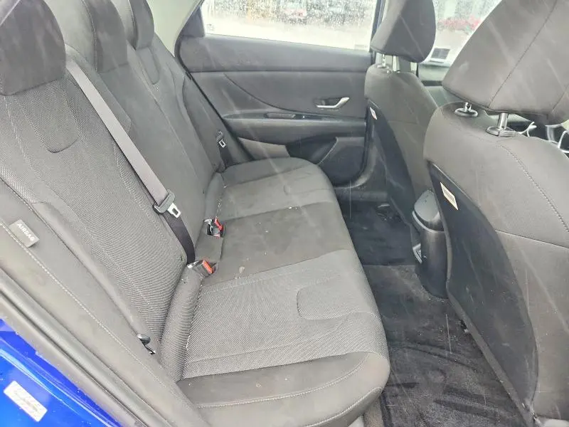 2024 HYUNDAI ELANTRA SE  