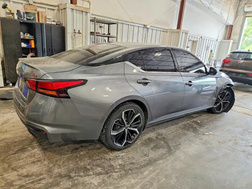 2023 NISSAN ALTIMA SR  