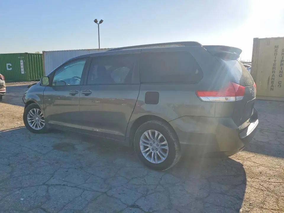 2011 TOYOTA SIENNA XLE 8-PASSENGER  