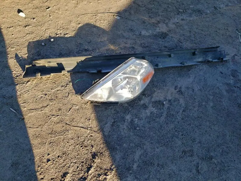 2011 NISSAN VERSA 1.8 S  