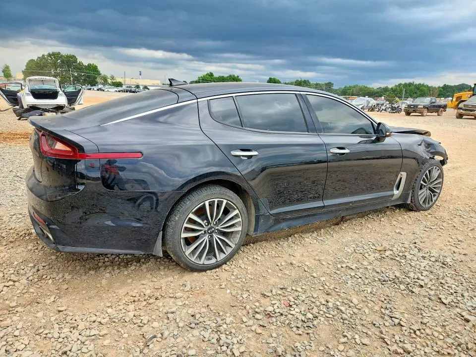 2019 KIA STINGER BASE  