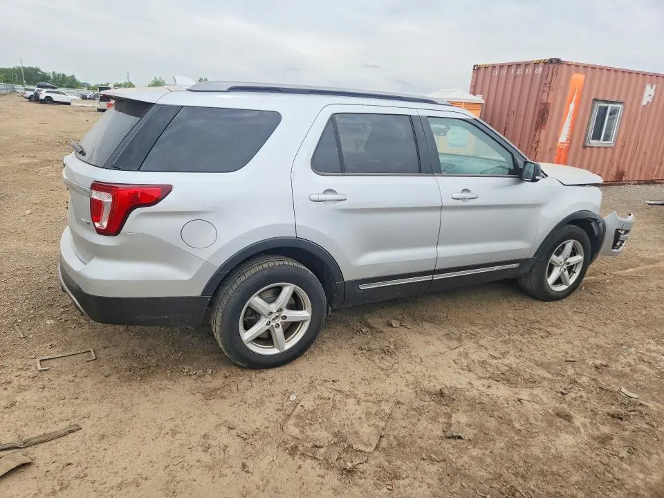 2017 FORD EXPLORER XLT  