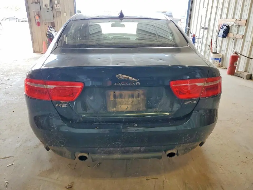 2017 JAGUAR XE PREMIUM  