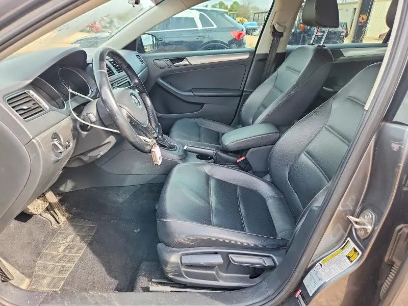 2018 VOLKSWAGEN JETTA SE  