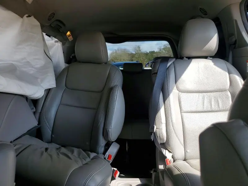 2017 TOYOTA SIENNA LE 8-PASSENGER  
