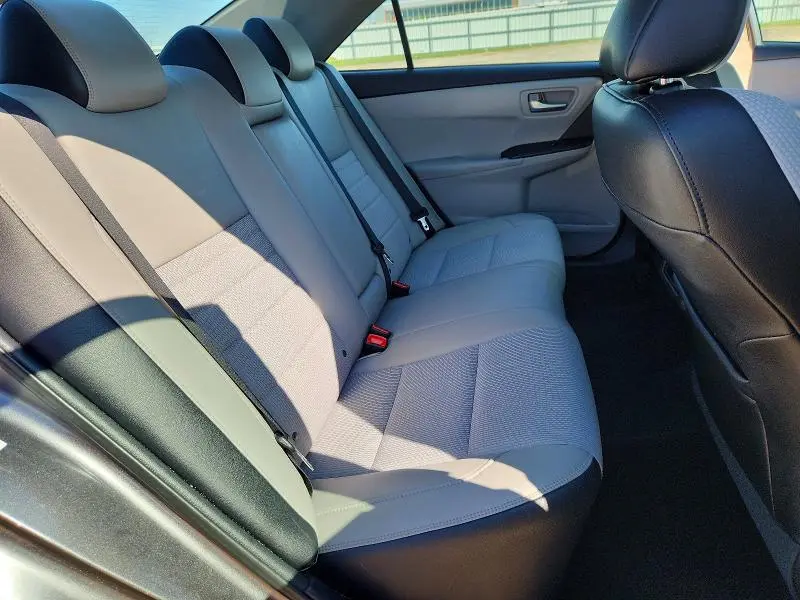 2016 TOYOTA CAMRY SE  