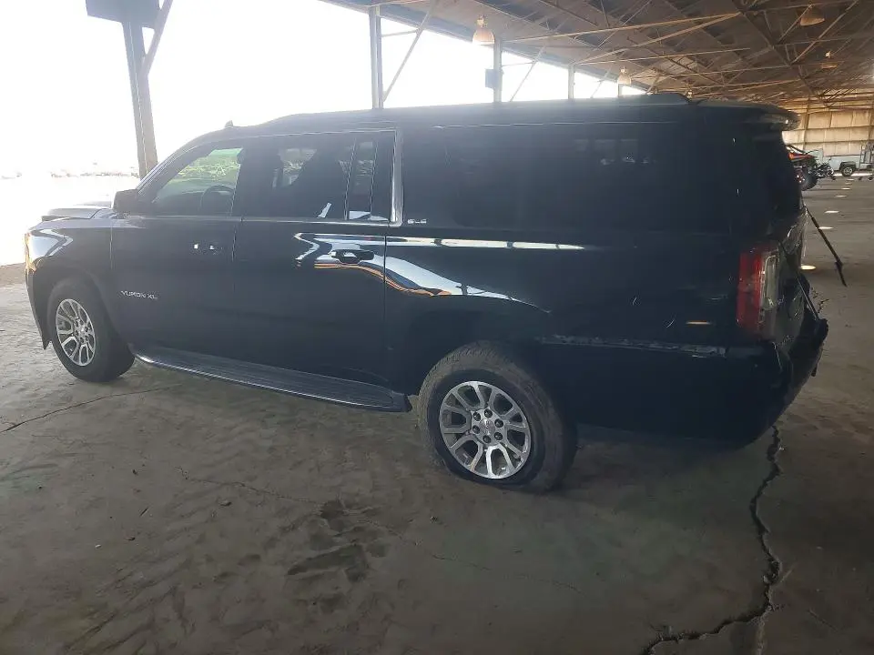 2017 GMC YUKON XL K1500 SLE  