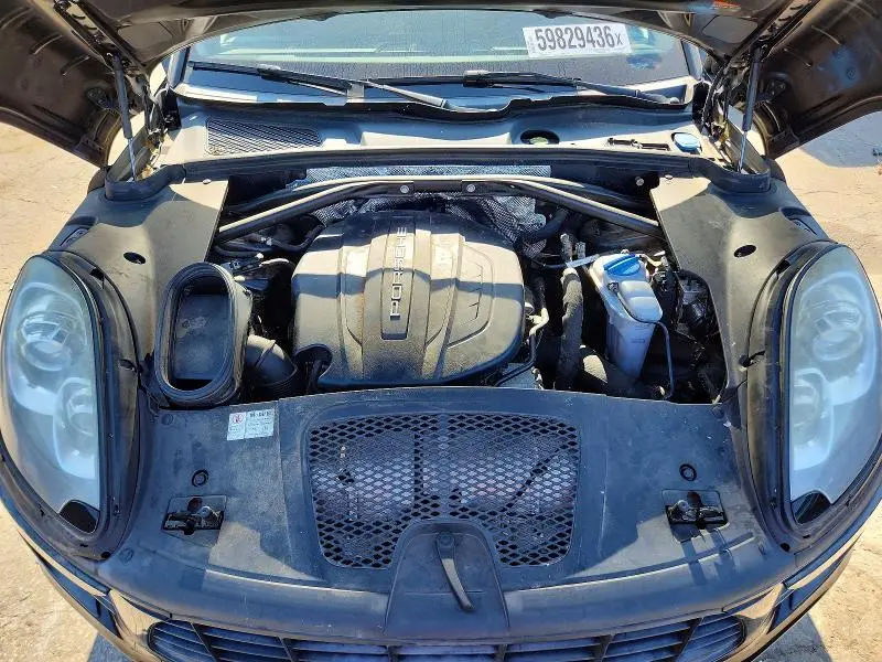 2017 PORSCHE MACAN   