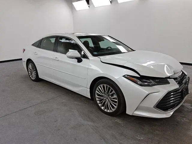 2022 TOYOTA AVALON LIMITED  