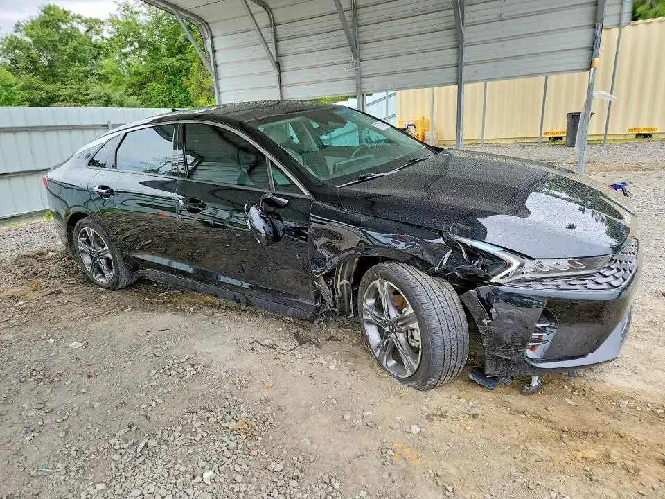 2022 KIA K5 EX  