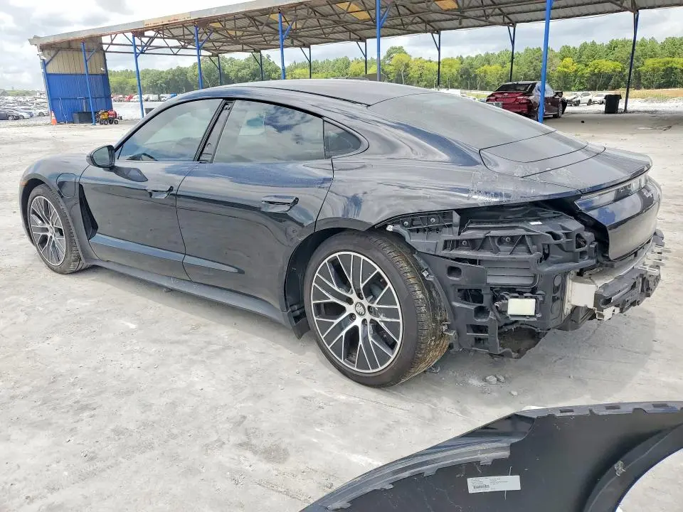 2022 PORSCHE TAYCAN   