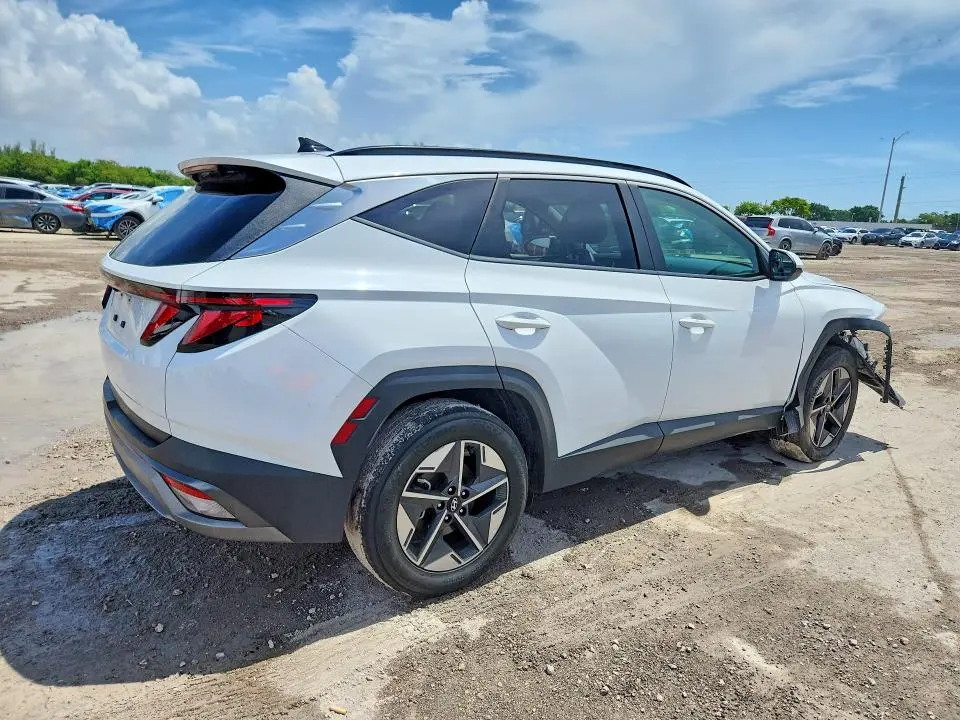 2025 HYUNDAI TUCSON SEL  