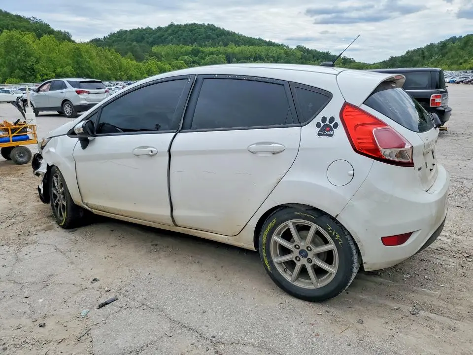 2016 FORD FIESTA SE  