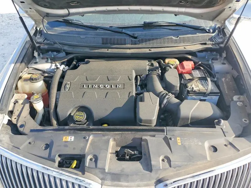 2016 LINCOLN MKT   