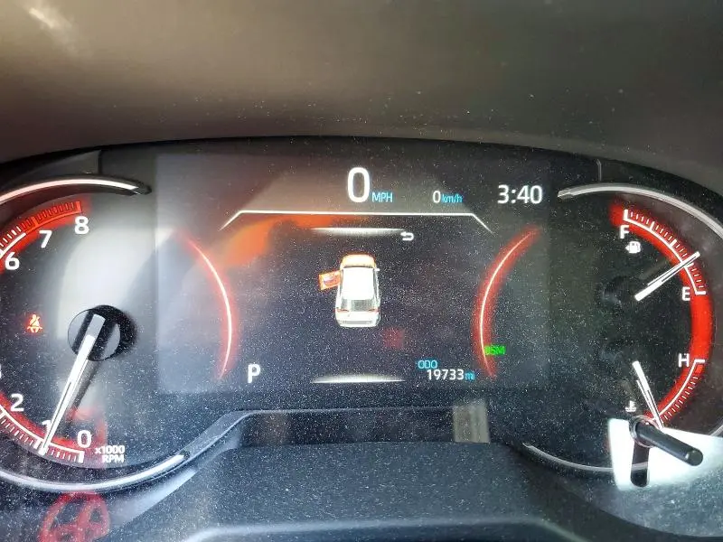 2025 TOYOTA RAV4 XLE  