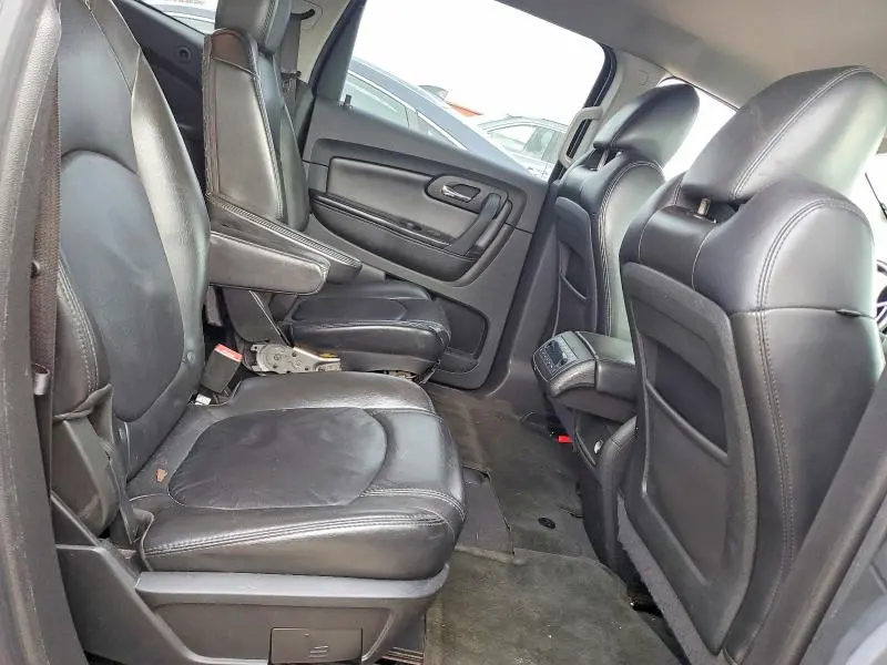 2012 CHEVROLET TRAVERSE LT  