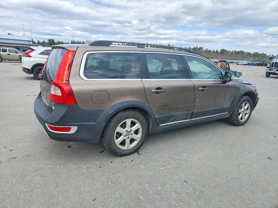 2013 VOLVO XC70 3.2  