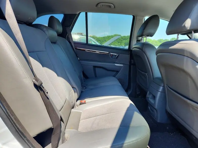 2010 HYUNDAI SANTA FE SE  