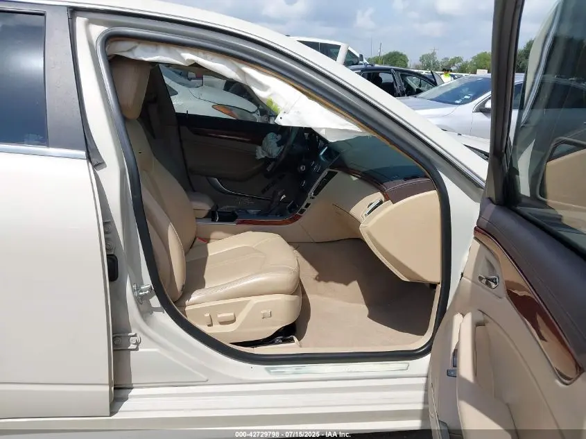 2010 CADILLAC CTS LUXURY